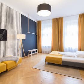 Wohnung zu mieten für 55.560 CZK pro Monat in Prague, Blanická