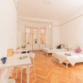 Habitación compartida en alquiler por 98.183 HUF al mes en Budapest, Gutenberg tér