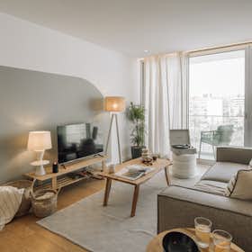 Apartment for rent for €3,897 per month in Lisbon, Travessa Henrique Cardoso