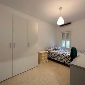 Private room for rent for €400 per month in Granada, Calle Ronda del Alfareros