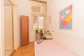 Private room for rent for HUF 111,515 per month in Budapest, Rákóczi út