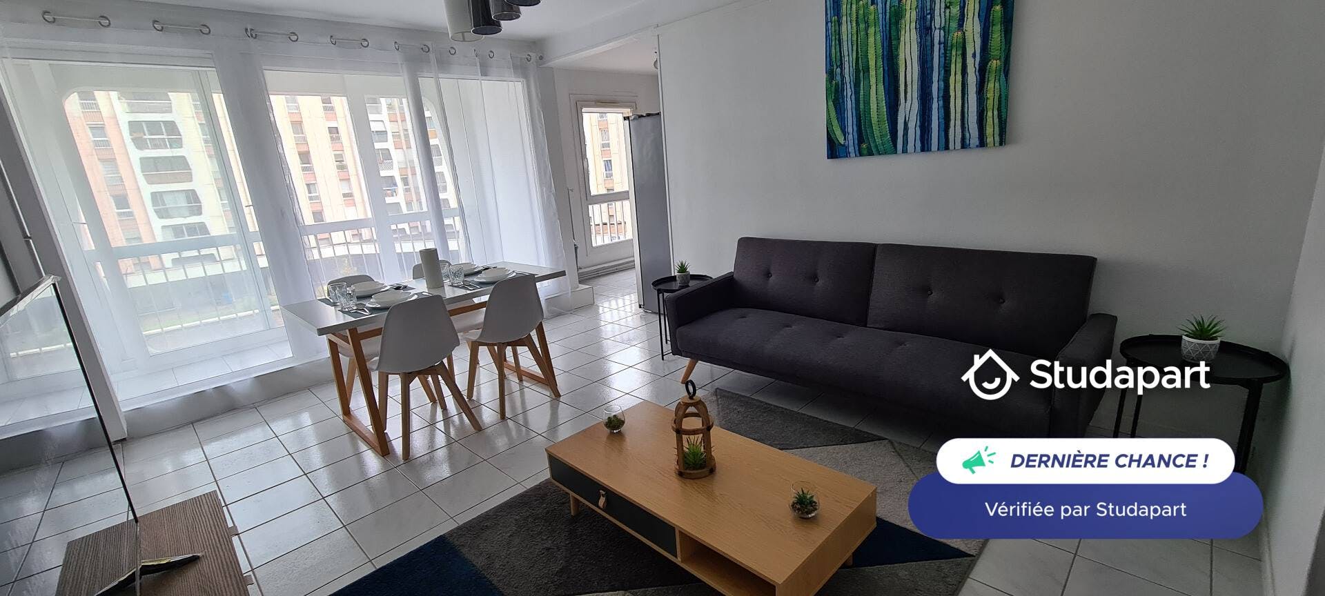 Apartment for rent for €1,310 per month in Vandœuvre-lès-Nancy, Place de Paris