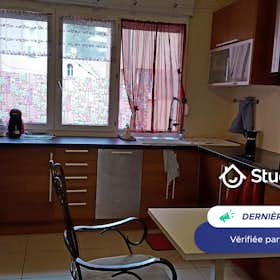 Appartement te huur voor € 850 per maand in Toulouse, Rue Brouardel