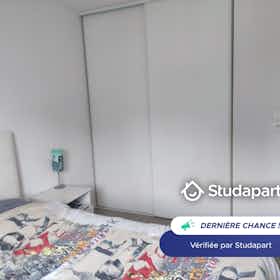 Apartment for rent for €625 per month in Saint-Nazaire, Route des Bassins