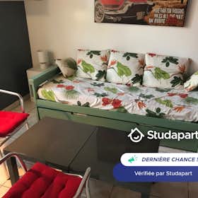 Apartment for rent for €600 per month in Bordeaux, Rue Malbec