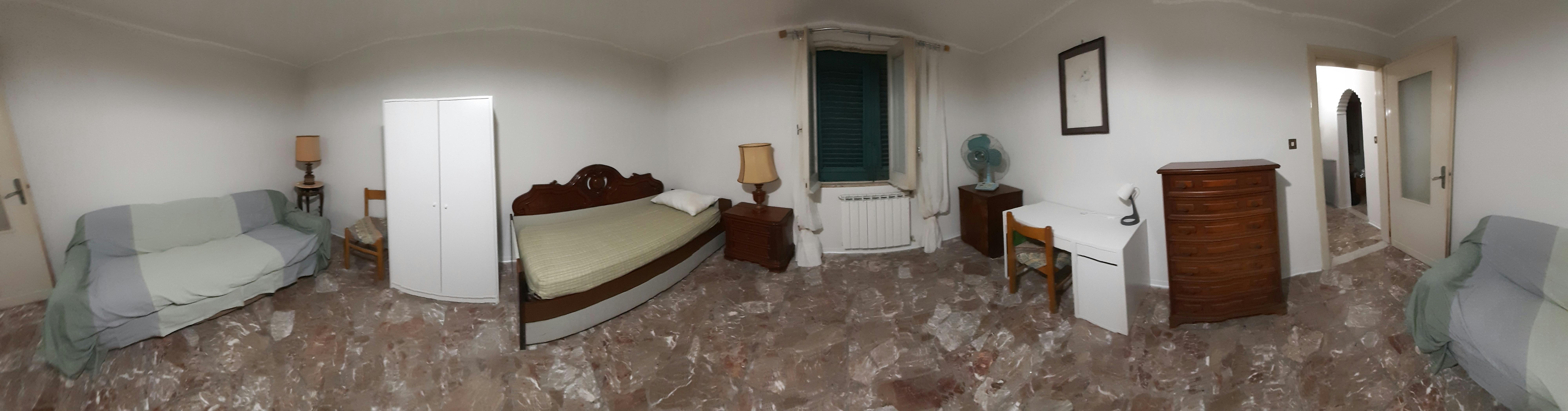 私人房间 正在以 €250 的月租出租，其位于 Messina, Via Peschiera