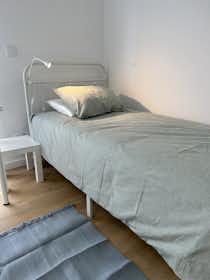 Shared room for rent for €360 per month in Almada, Rua das Escadinhas