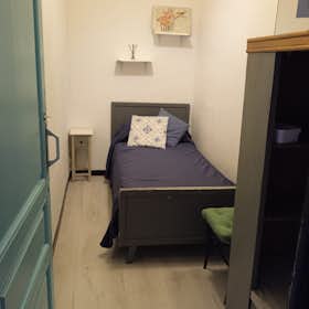 Private room for rent for €400 per month in Barcelona, Carrer de Mallorca