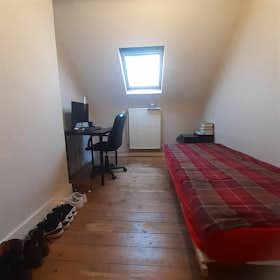 Private room for rent for €600 per month in Etterbeek, Rue de Linthout