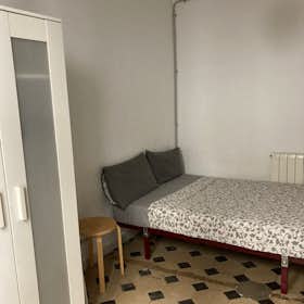 Private room for rent for €600 per month in Barcelona, Carrer Ample