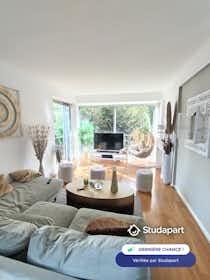 Apartament de închiriat pentru 600 EUR pe lună în Fontenay-le-Fleury, Square Gaspard Monge