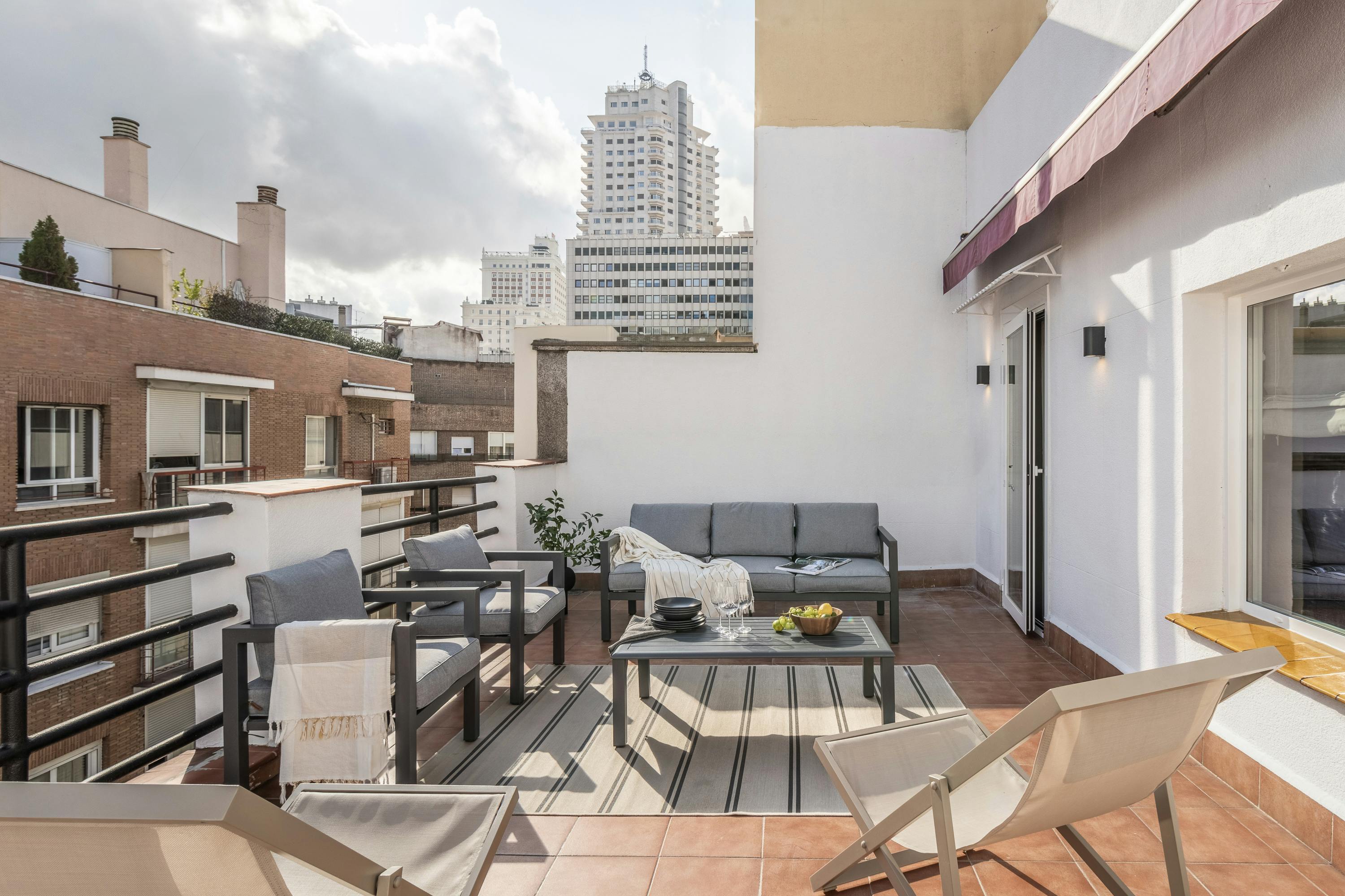 Calle de Tutor, Madrid preview