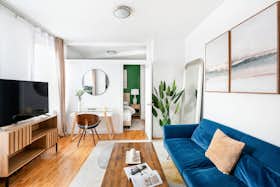 公寓 正在以 $4,646 的月租出租，其位于 New York City, Christopher St