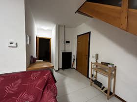Приватна кімната за оренду для 650 EUR на місяць у Bologna, Via Francesco Zanardi