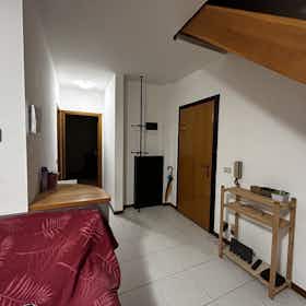 Отдельная комната сдается в аренду за 650 € в месяц в Bologna, Via Francesco Zanardi