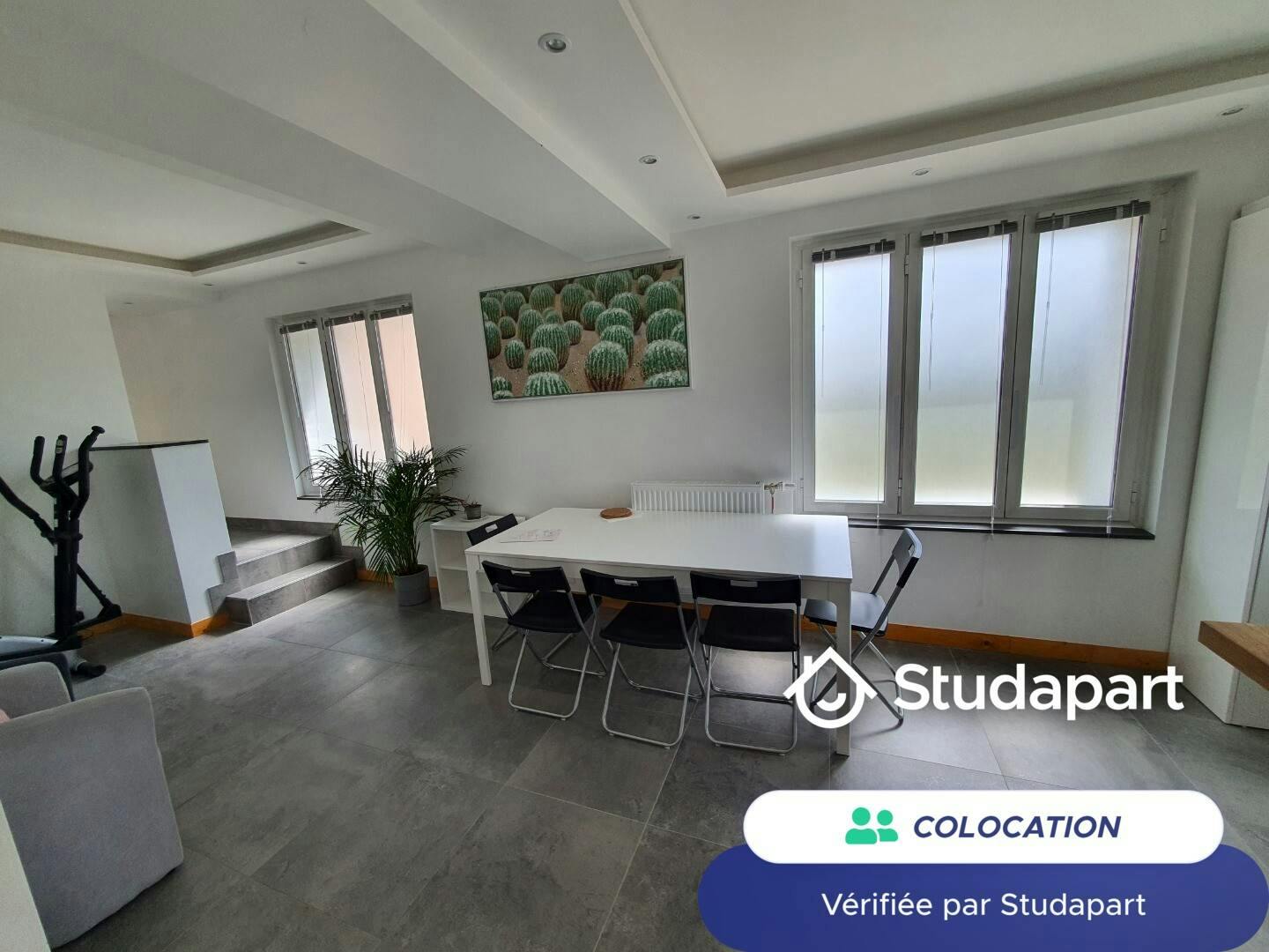 Private room for rent for €570 per month in Trappes, Avenue de la Tourelle