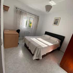 Private room for rent for €540 per month in Leganés, Calle Río Henares