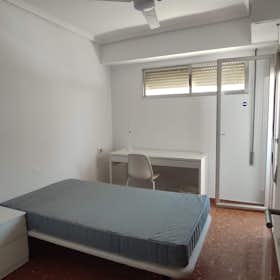 Private room for rent for €450 per month in Valencia, Carrer Alcàsser
