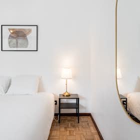 Appartement te huur voor € 1.400 per maand in Vila Nova de Gaia, Rua Nova da Feiteira