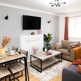 Casa for rent for £ 2.300 per month in St Helens, Oakthorn Grove