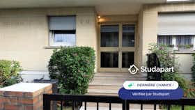 Apartamento para alugar por € 1.000 por mês em Créteil, Rue du Sergent Bobillot