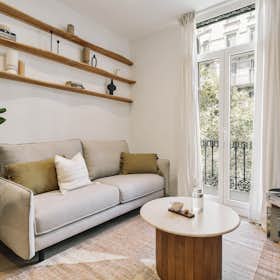 Apartment for rent for €4,256 per month in Barcelona, Carrer de Mallorca