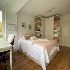 Private room for rent for €450 per month in Santander, Calle Juan José Pérez del Molino