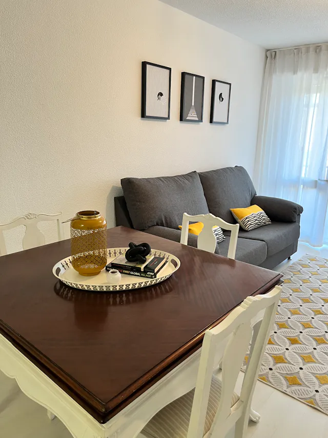 1-Bedroom Apartment in Rua Álvares Cabral, Vila Nova de Gaia room image 1