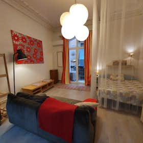 Studio for rent for €950 per month in Barcelona, Carrer d'Escudellers