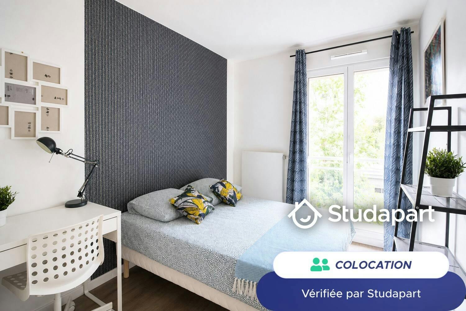 Pièce à Clichy