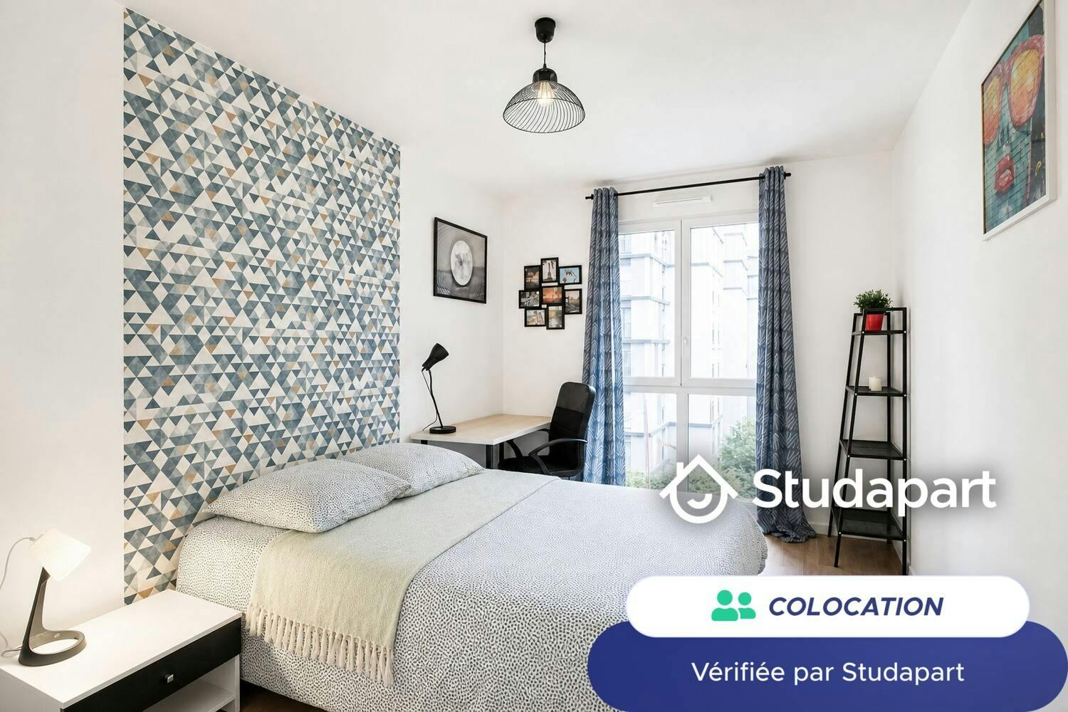 Pièce à Clichy