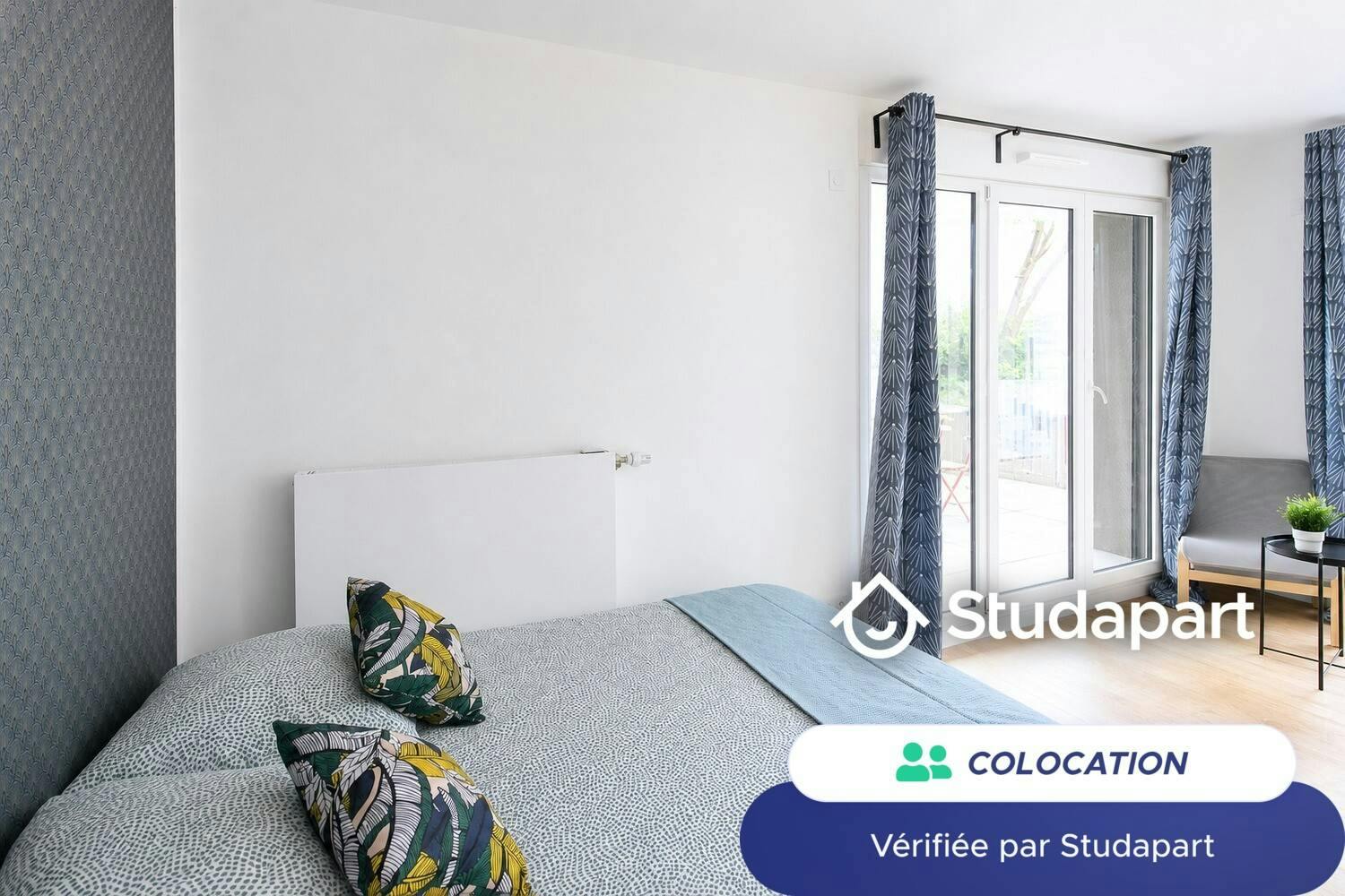 Pièce à Clichy