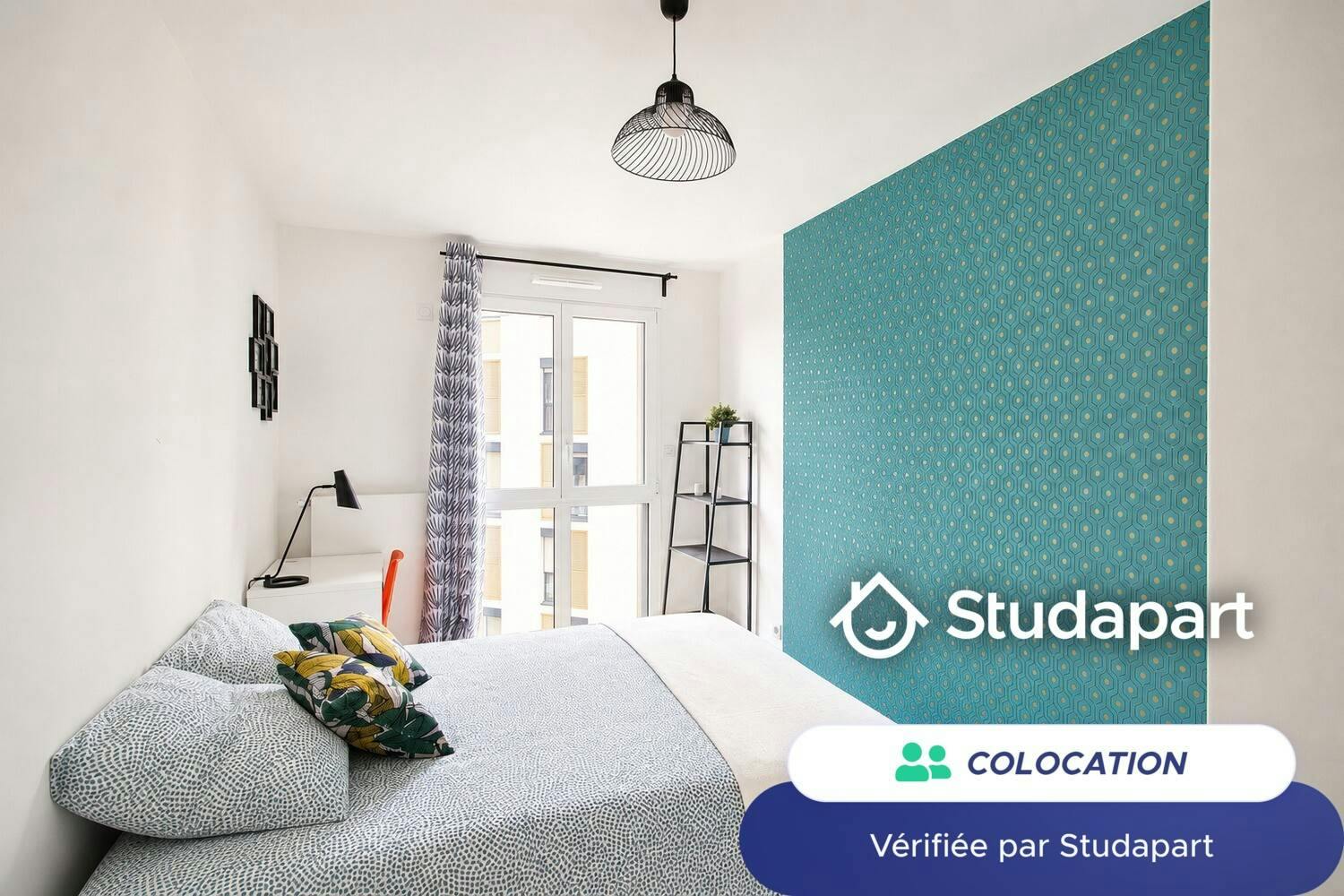 Pièce à Clichy