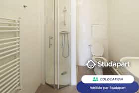 Private room for rent for €820 per month in Paris, Boulevard MacDonald