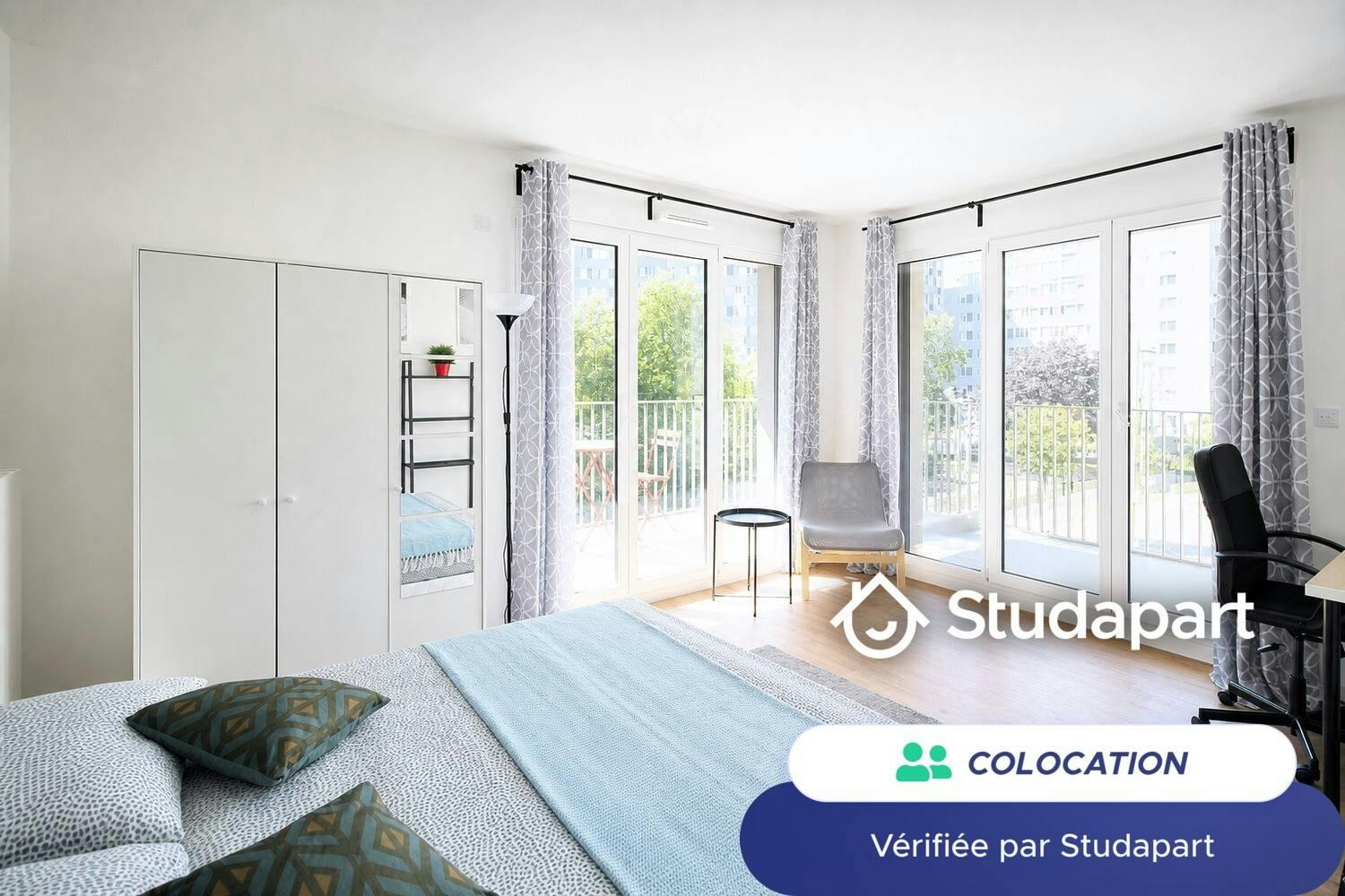 Pièce à Clichy