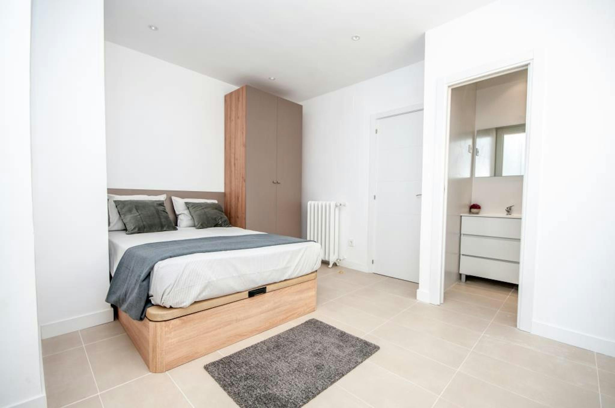 Calle Blanca de Navarra, Madrid preview