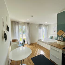 单间公寓 正在以 €1,650 的月租出租，其位于 Munich, Lilli-Kurowski-Straße