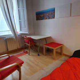 Private room for rent for €650 per month in Barcelona, Carrer d'Escudellers