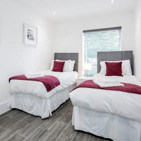 Квартира сдается в аренду за 5 044 £ в месяц в Hove, Denmark Villas