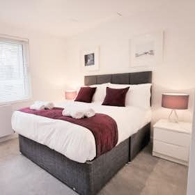 Apartment for rent for £5,340 per month in London, Kew Bridge Court
