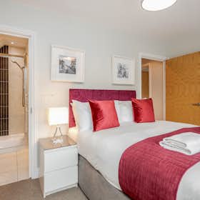 公寓 for rent for £5,019 per month in Egham, Egham Hill