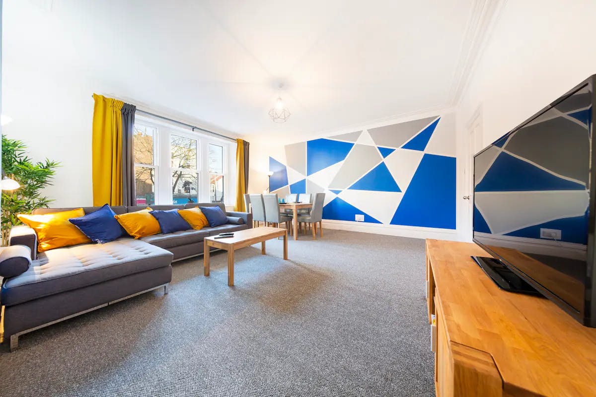 房源 正在以 £3,950 的月租出租，其位于 Bristol, Truro Road