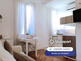 Apartamento para alugar por € 670 por mês em Antibes, Boulevard du Président Wilson