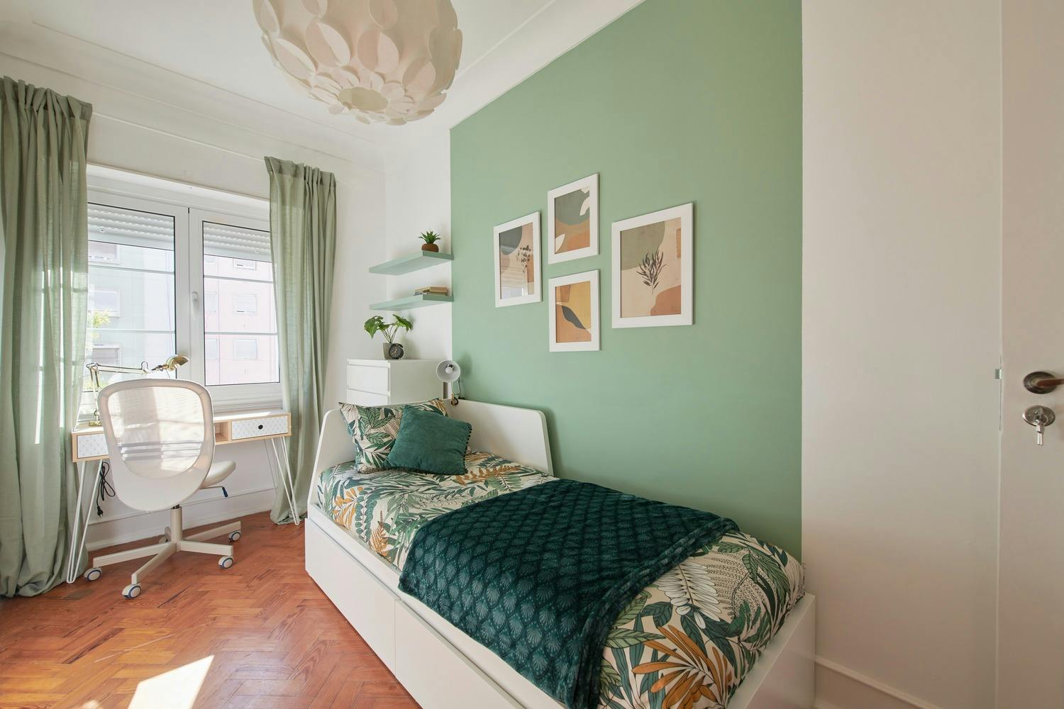 preview gallery tile