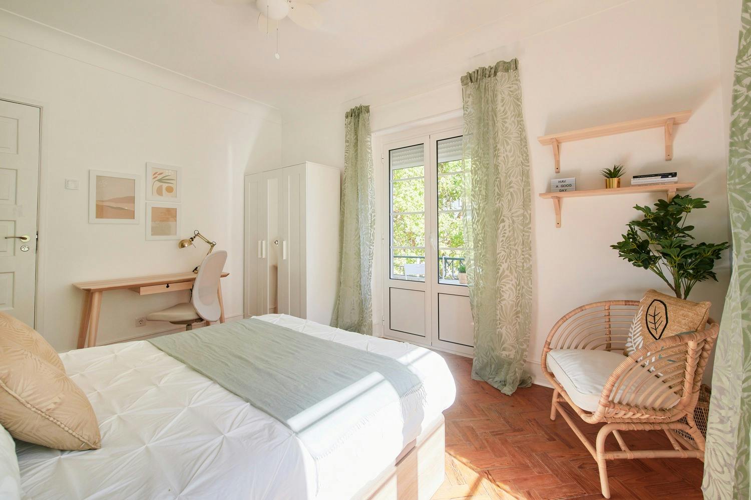 preview gallery tile