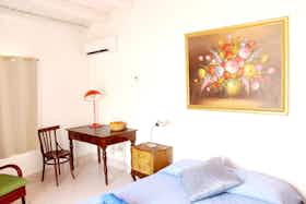 Приватна кімната за оренду для 650 EUR на місяць у Palermo, Via Argenteria