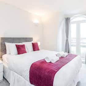 Apartamento para alugar por £ 4.209 por mês em Staines, Clarence Street