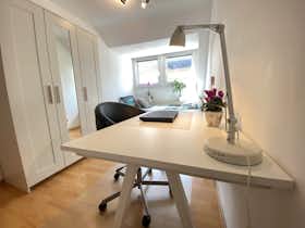 Отдельная комната сдается в аренду за 999 € в месяц в Hürth, Hermann-Löns-Straße
