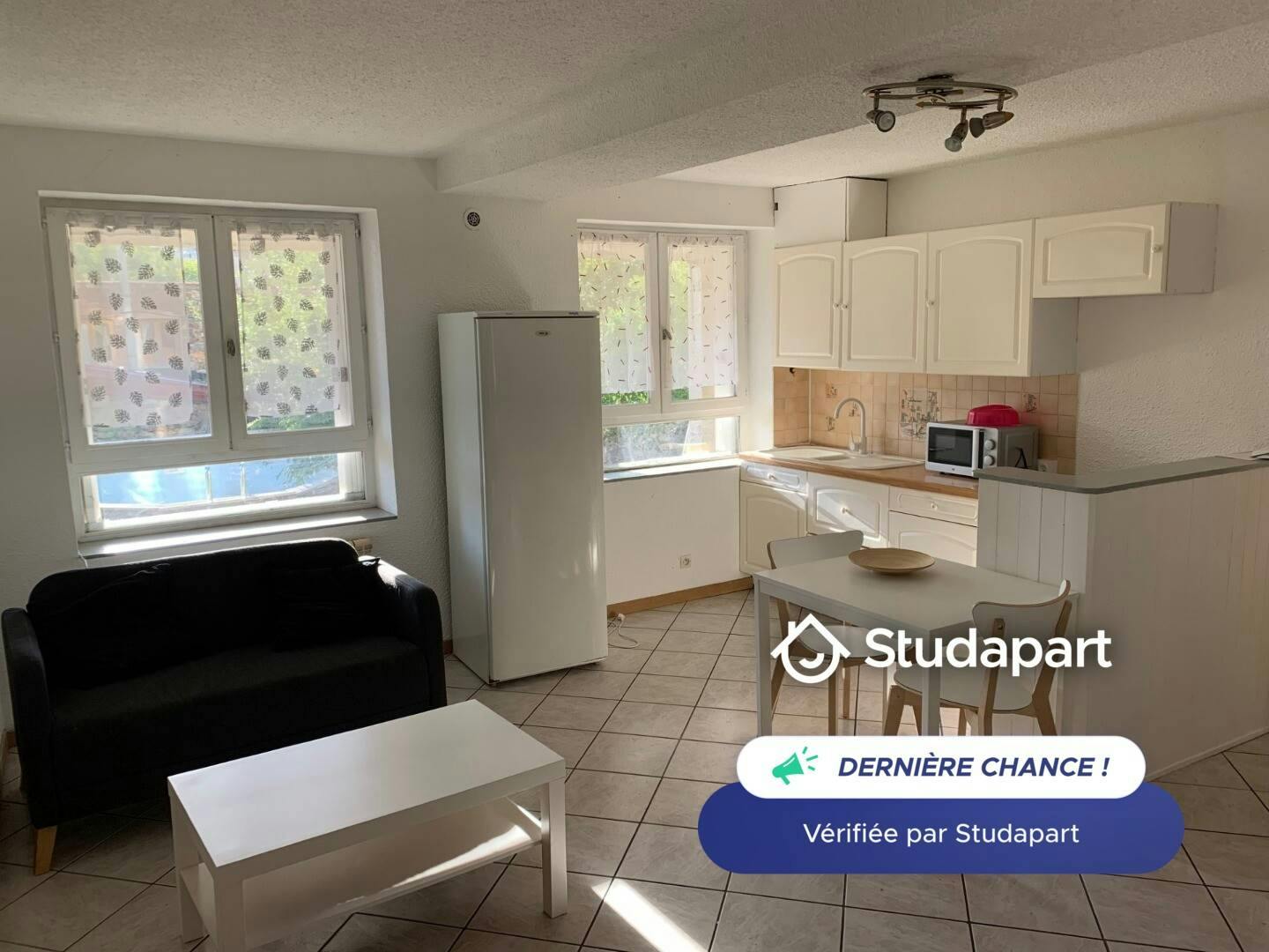 Apartment for rent for €450 per month in Saint-Étienne, Rue Denis Épitalon