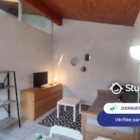 Apartment for rent for €990 per month in Mérignac, Rue Prosper Mérimée